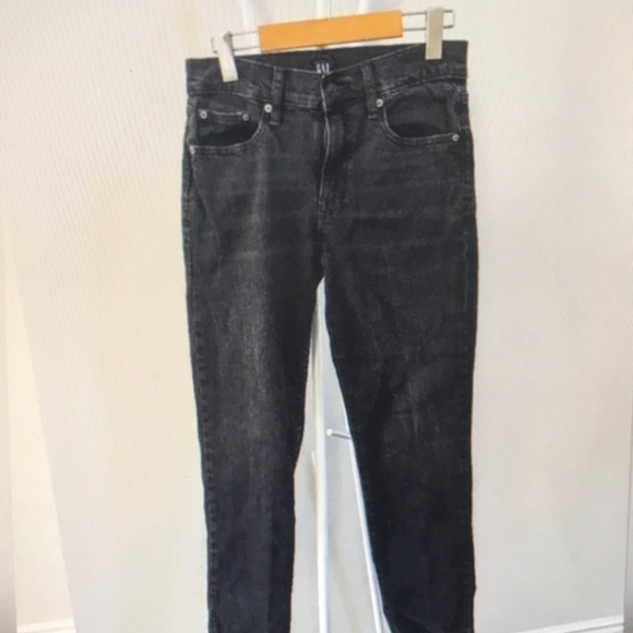 GAP girlfriend black wash raw hem jeans size 26 - Picture 1 of 5